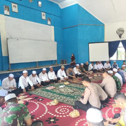 Pambakal Gunung Ulin Hadiri Halal Bihalal Idul fitri Kecamatan Mataraman